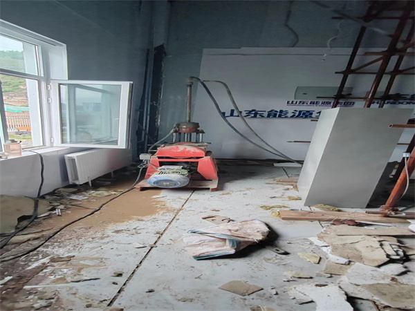 浦北地基基础下沉墙体裂缝加固注浆顶升施工